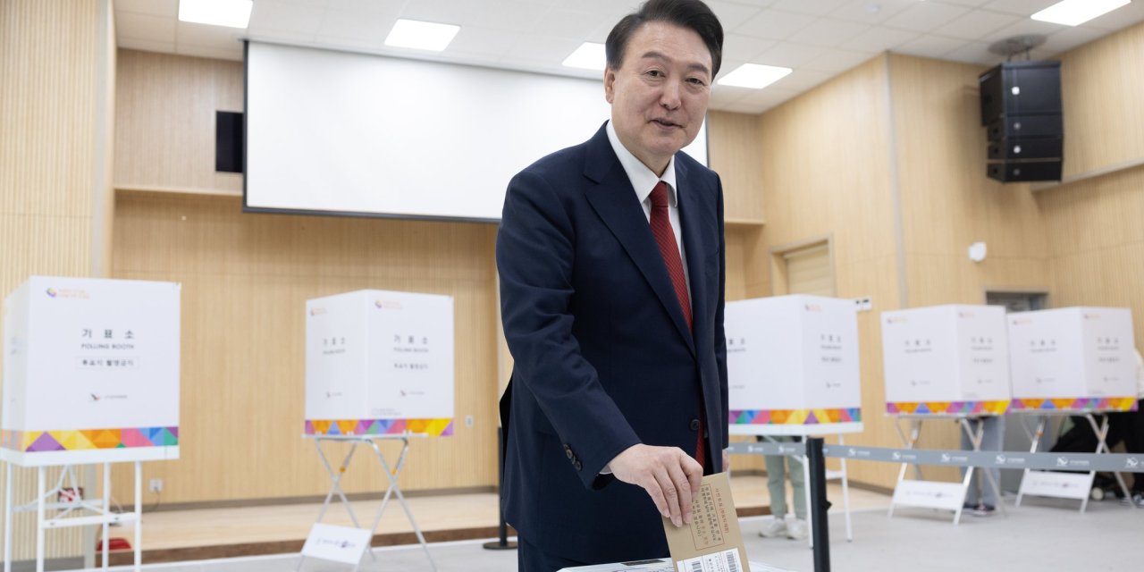 Güney Kore Devlet Başkanı Yoon, Savunma Bakanı Kim’in istifasını kabul etti