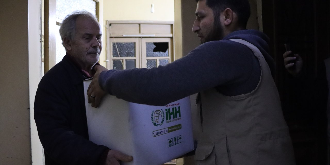 İhh, Halep’teki Hristiyan Ailelere Gıda Ve Ekmek Yardımı Yaptı