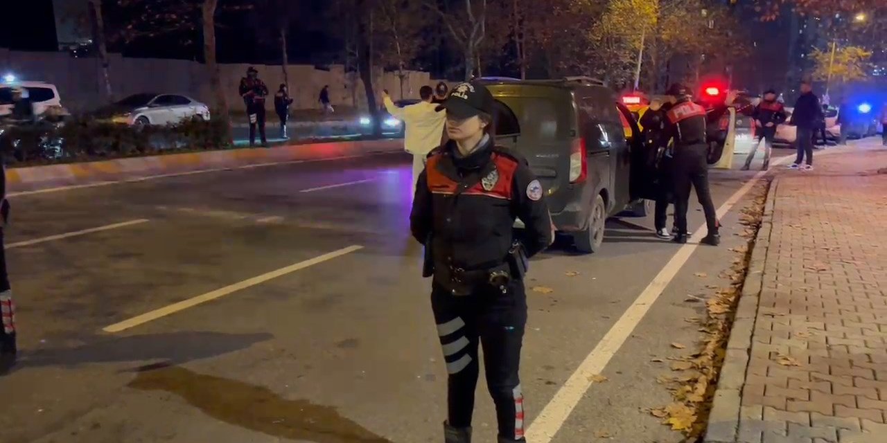 İstanbul-  Esenyurt'taki denetimlerde, uyuşturucu yapımında kullanılan ham madde ele geçirildi; 12 kişi yakalandı