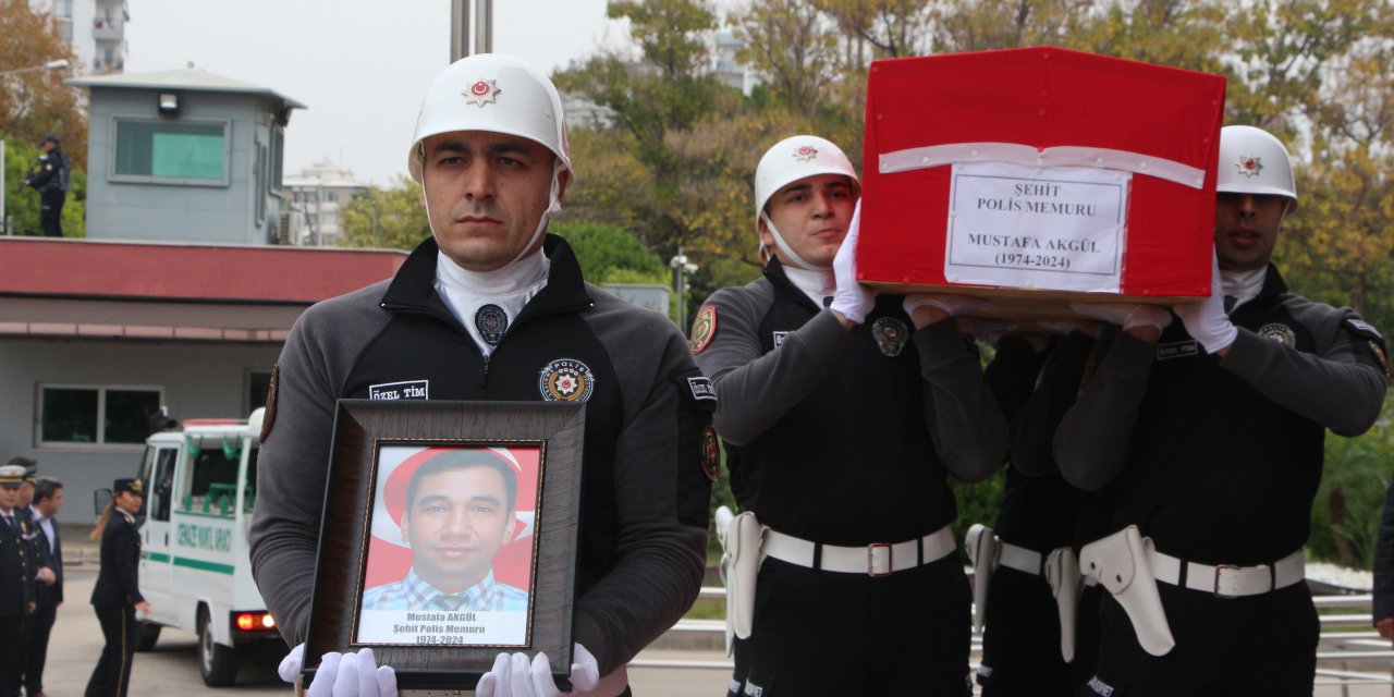 Alkollü uzman çavuşun otomobille çarptığı şehit polis, toprağa verildi