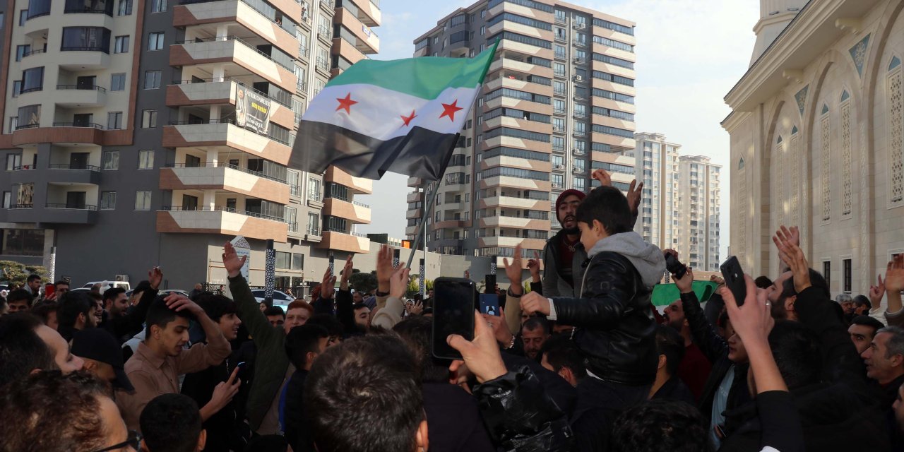 Esad Rejimi Kontrolü Kaybetti, Şanlıurfa Ve Gaziantep'te Suriyeliler Kutlama Yaptı (2)