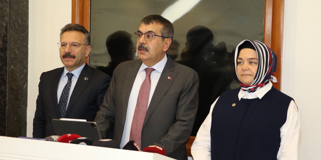 Bakan Tekin: Okul Yapmak İstiyoruz, Yerel Yönetimler Bize Destek Olsun