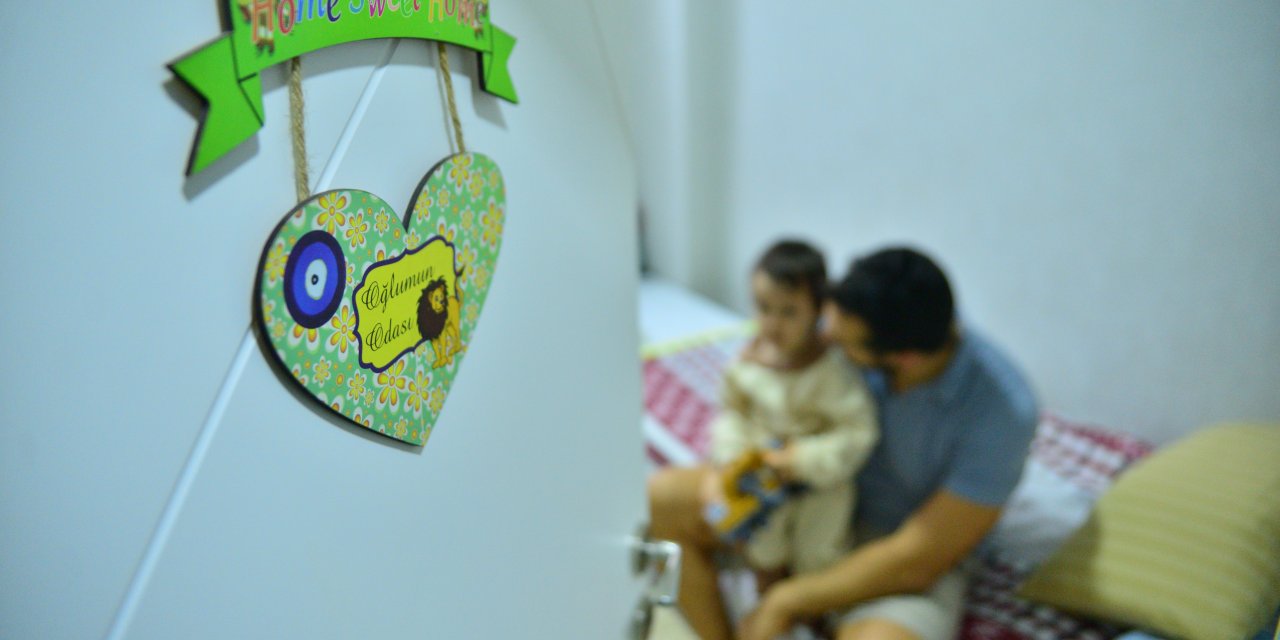 Anne Sosyal Medyada Uygunsuz Görüntüler Paylaşmıştı; Baba Velayetini Aldığı Oğluna Kavuştu