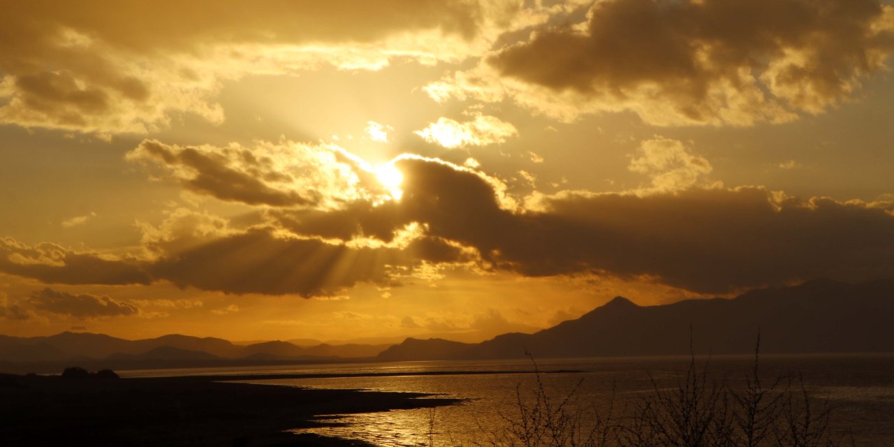 Burdur Gölü'nde 'Kış Güneşi' Manzarası