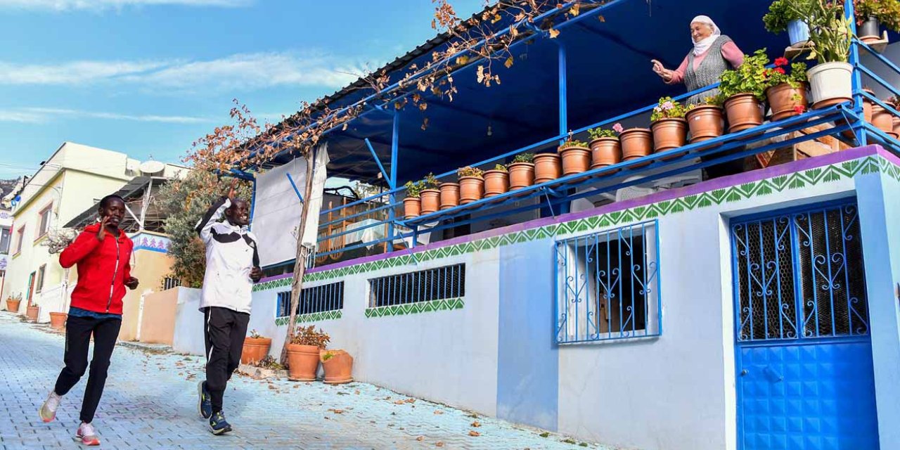 Kenyalı atletler, 6. Uluslararası Mersin Maratonu'na hazırlanıyor