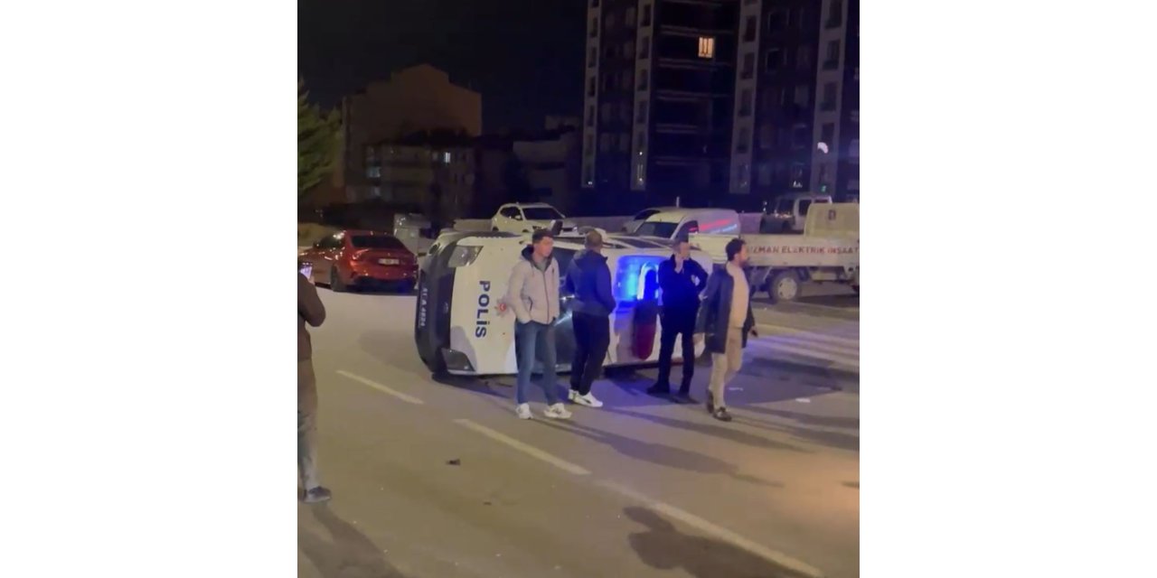 Niğde'de polis aracı ile otomobil çarpıştı: 2'si polis 6 yaralı