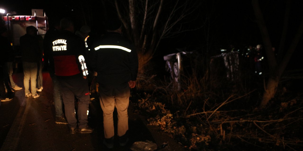 Tokat'ta araziye devrilen hafif ticari araçtaki 3 kişi öldü