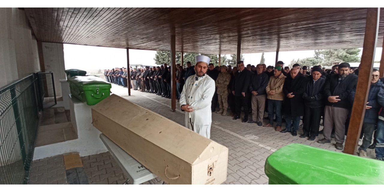 Hatay'da doğal gazdan zehirlenen baba taburcu oldu; eşi ile 3 çocuğunun cenazesine katıldı