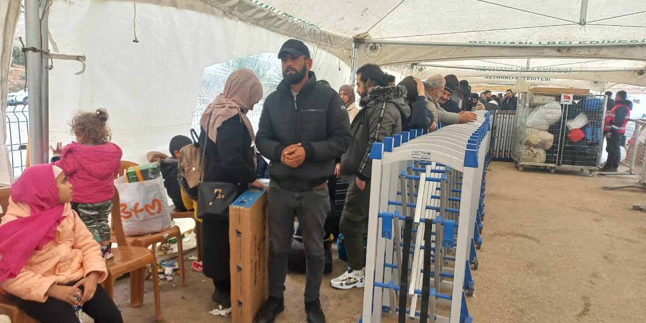 Cilvegözü Gümrük Kapısı'nda Suriyeli Yoğunluğu