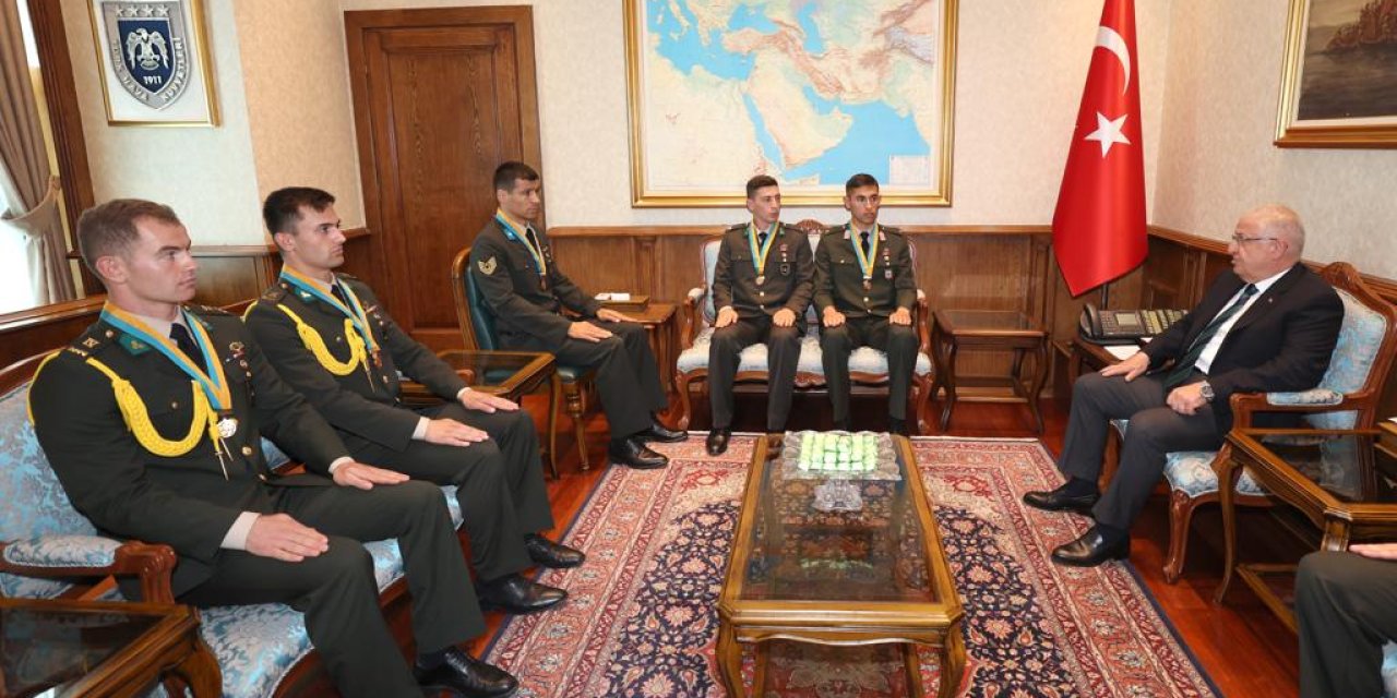 Bakan Güler, Dünya Şampiyonu Askeri Pentatlon Takımını Kabul Etti