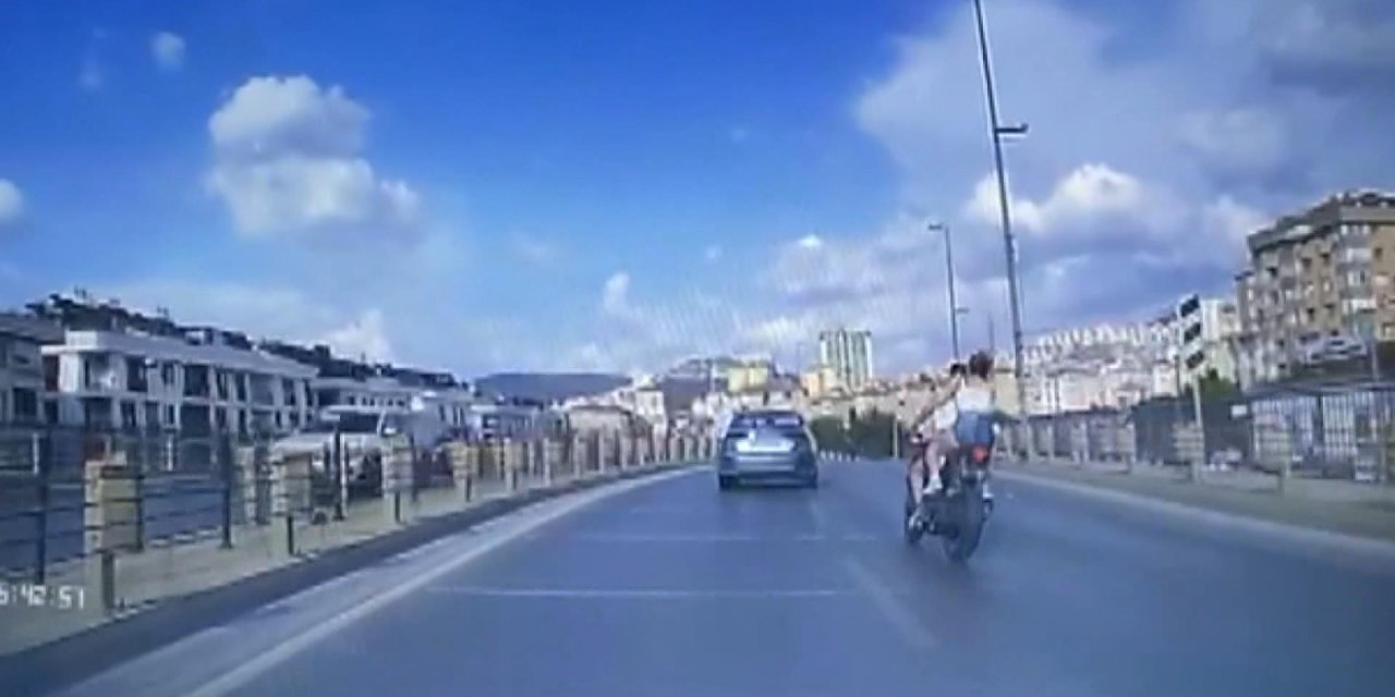 Maltepe'de Motosiklet Sürücüsünün Hayatını Kaybettiği Kaza Kamerada