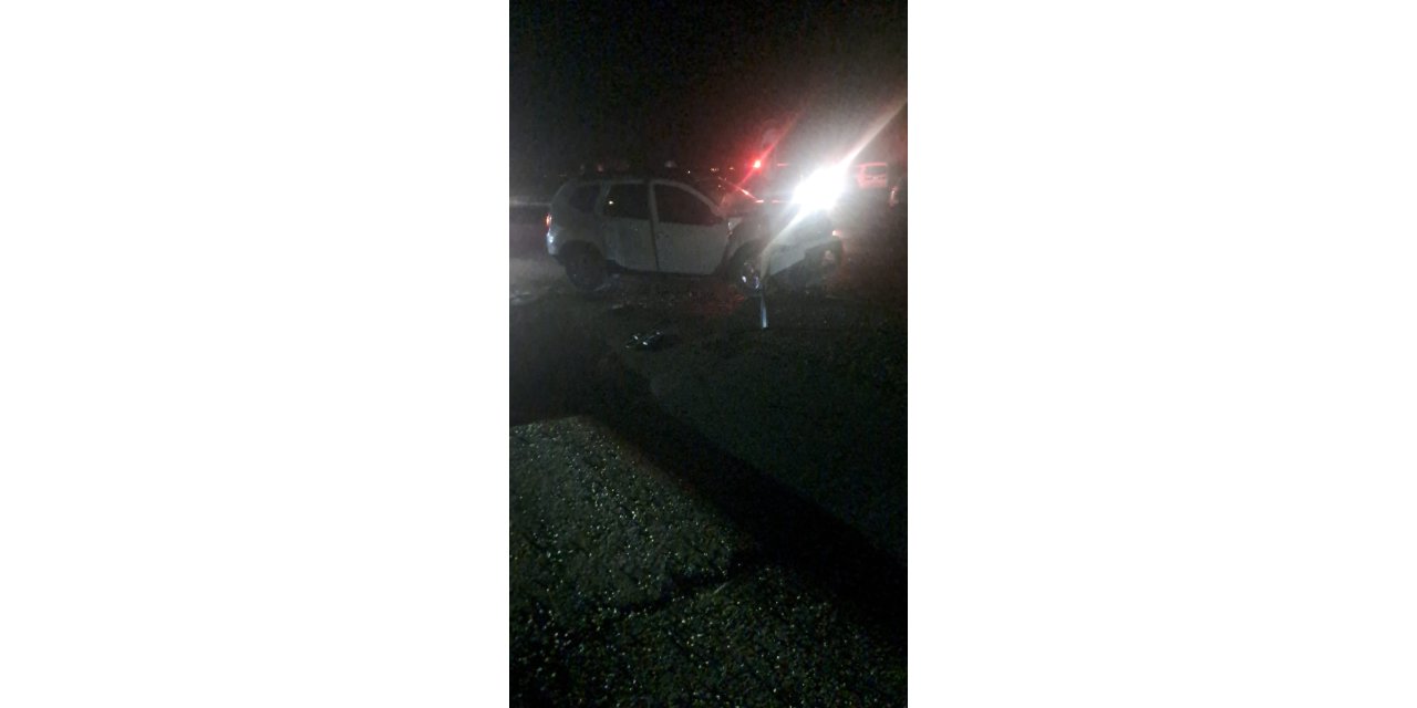 Adana'da 2 otomobil çarpıştı: 6 yaralı