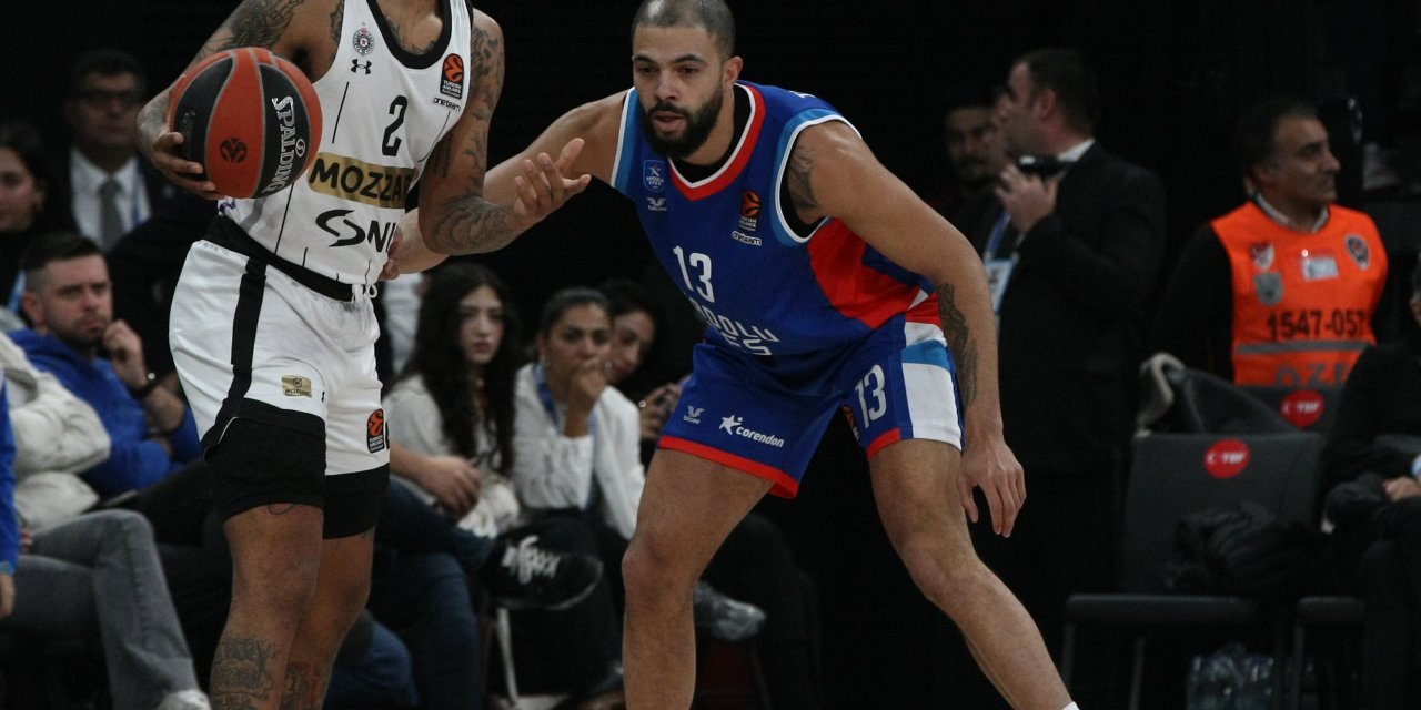 Anadolu Efes - Partizan: 86-77