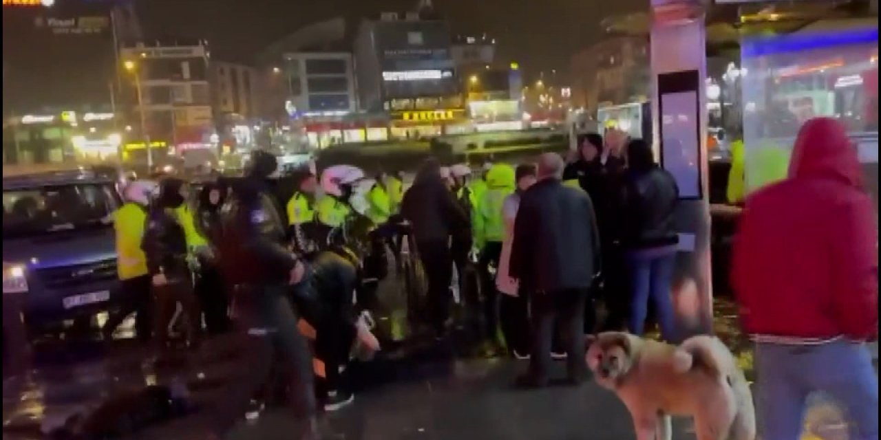 Çekmeköy'de polis otosuna çarpan sürücünün yakınları polise saldırdı; 4 polis yaralandı