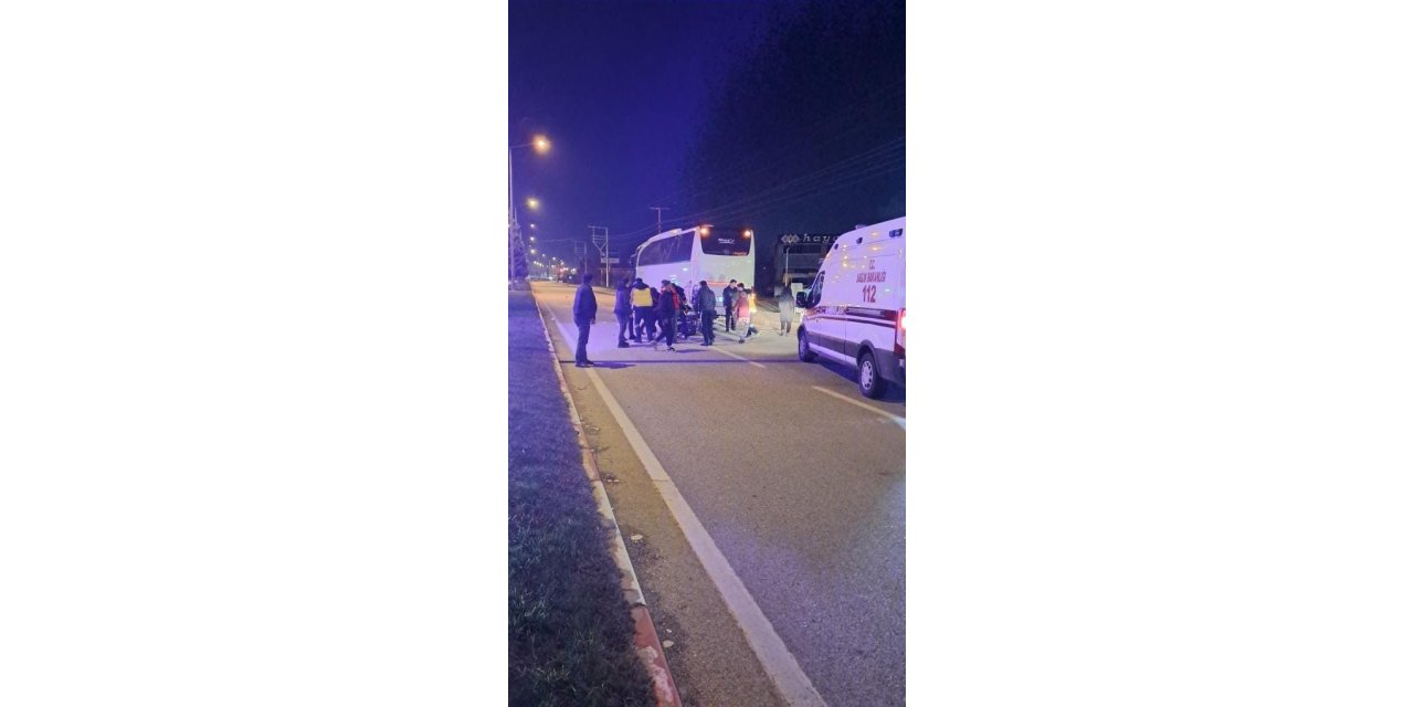 Motosiklet, otobüse arkadan çarptı: 1 ölü, 1 yaralı