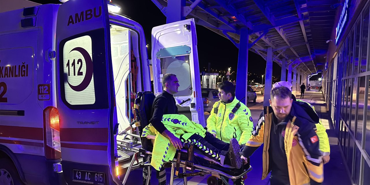 İhtara uymayıp kaçan motosiklet sürücüsünün çarptığı polis yaralandı