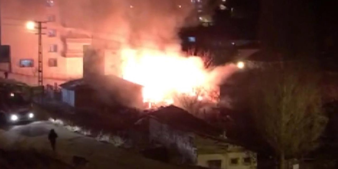Ankara'da gecekondu alev alev yandı