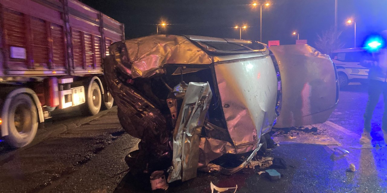 Ankara'da refüje çarpan otomobil takla attı; 1 ölü, 2 yaralı