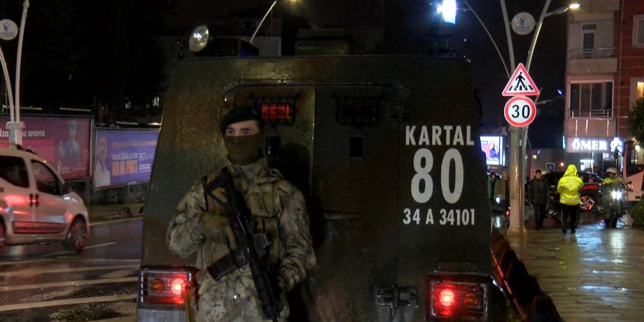 İstanbul - İstanbul İl Emniyet Müdürü Yıldız, Esenler’de uygulamaya katıldı