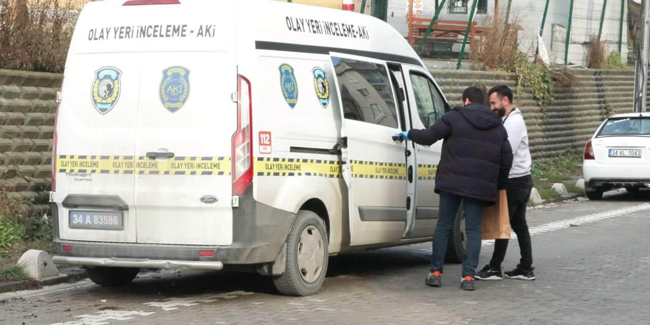 Esenyurt'ta silahlı saldırıya uğradı; yoldan geçenlerden yardım istedi