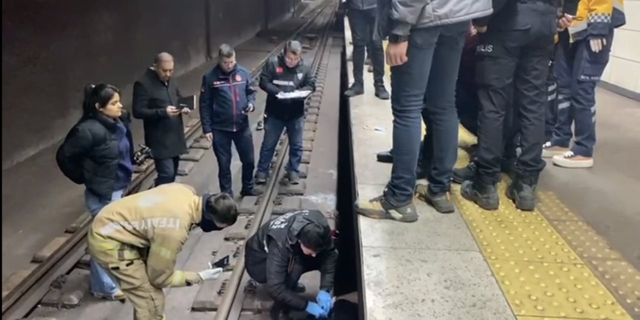 İstanbul-Marmaray'da raylara atlayan kişi hayatını kaybetti