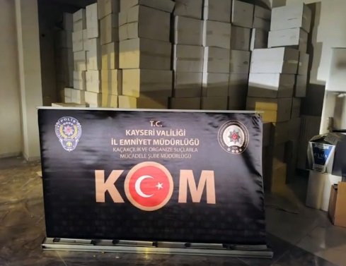 Kayseri'de 7,6 milyon makaron ve 900 kilo tütün ele geçirildi