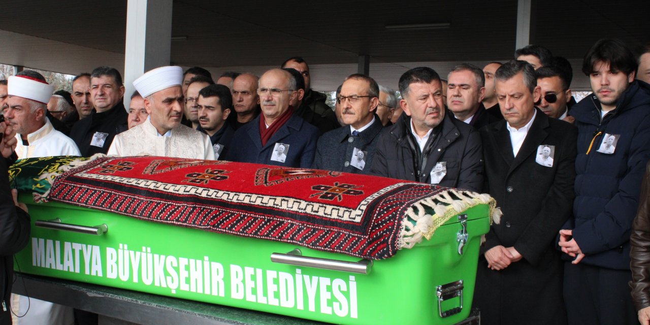 Özgür Özel, cenaze törenine katıldı