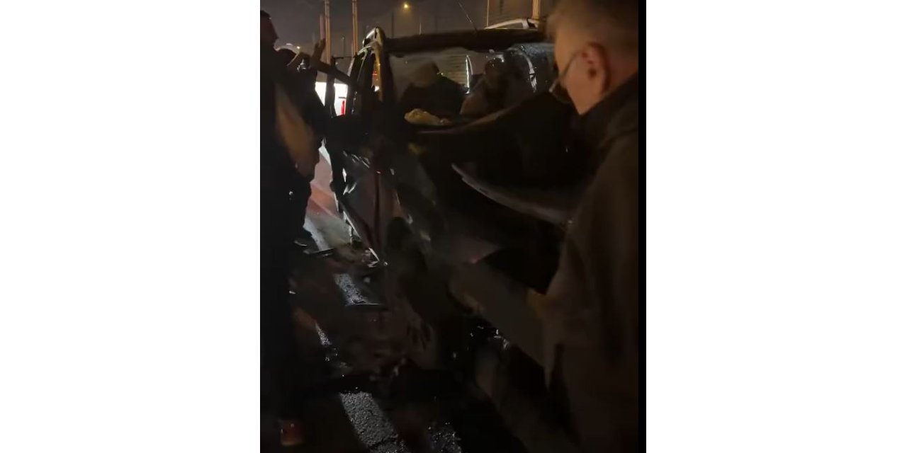 Bursa'da bariyerlere çarpan araçta 1 kişi yaralandı