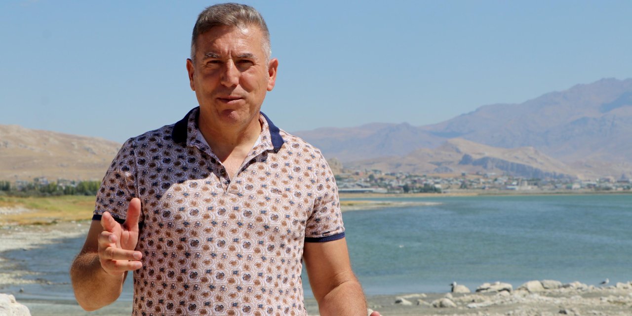 Urmiye Gölü Tuz Çölüne Dönüştü, Van Gölü Alan Kaybetmeye Devam Ediyor