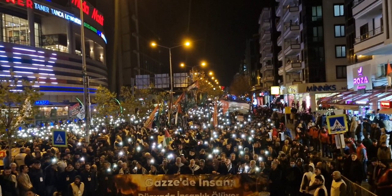 Diyarbakır'da ‘Büyük Aksa Tufanı Yürüyüşü’ Düzenlendi