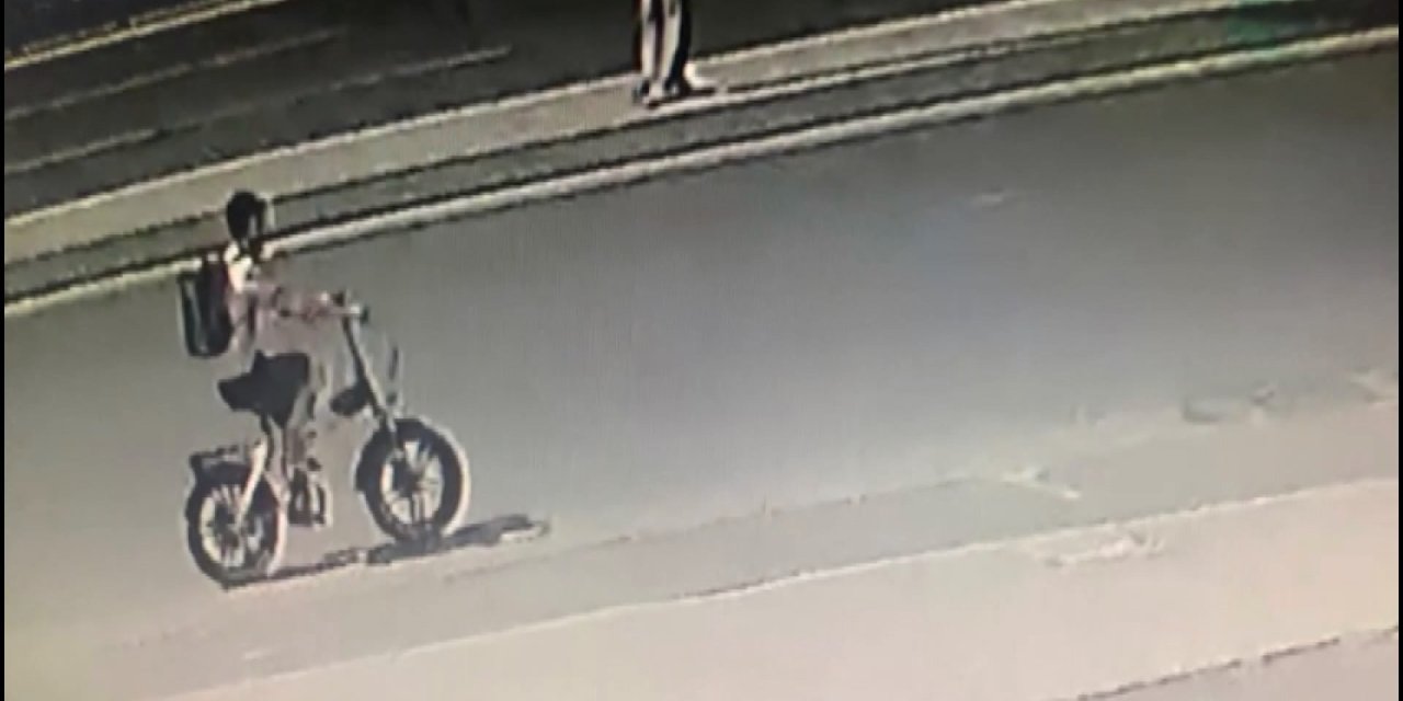 Kaza Yapanların Yardımına Koştu: Akülü Bisikleti Çalındı