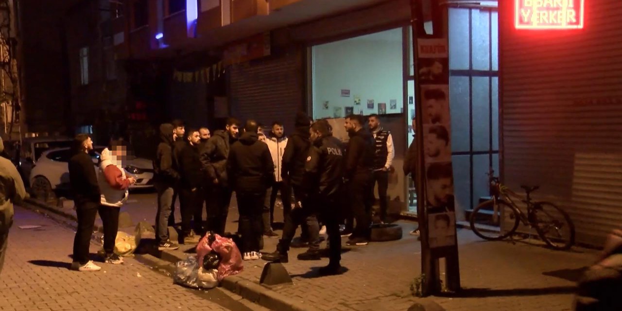 İstanbul-Küçükçekmece'de çay ocağına patlayıcı madde atıldı