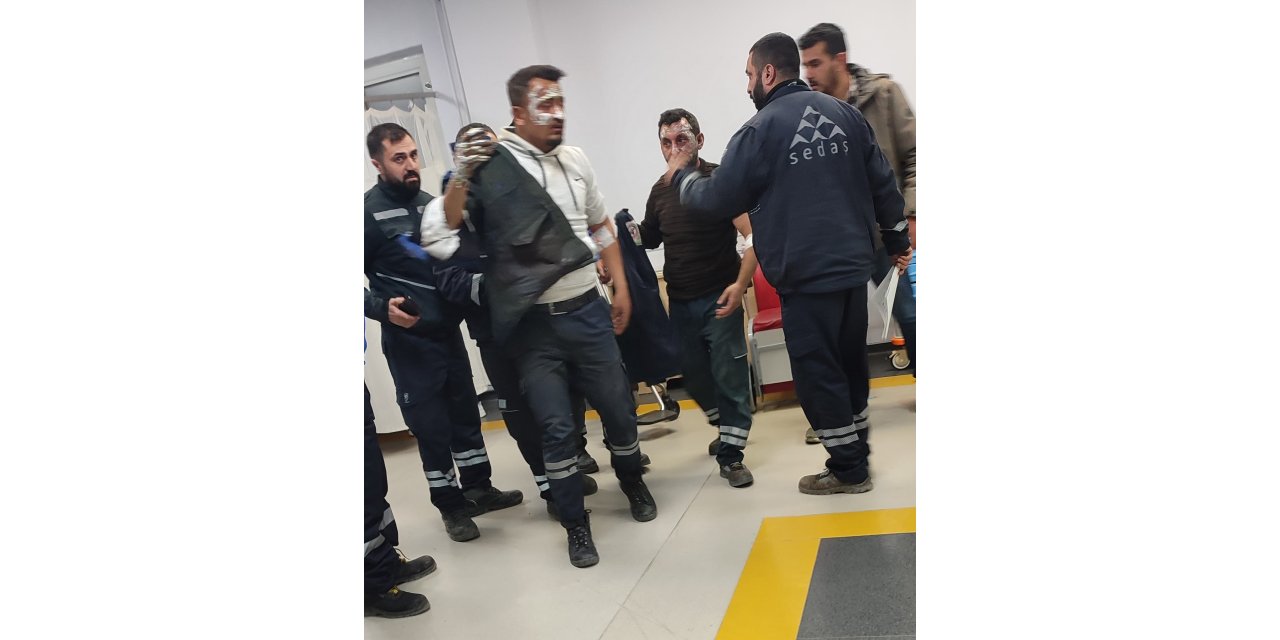 Elektrik panosu patladı: 2 teknisyen yaralandı