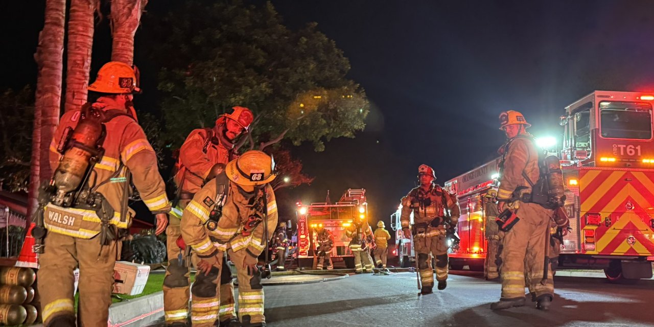 California'da küçük uçak binaya çarptı: 2 ölü, 18 yaralı