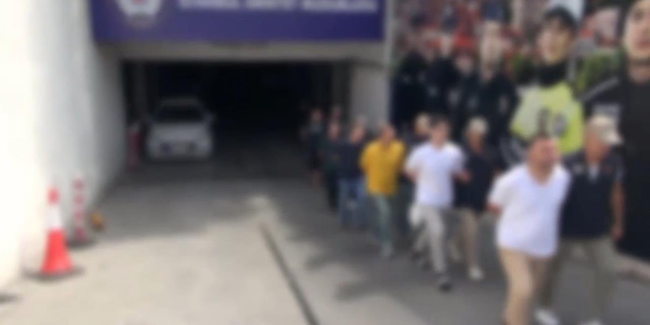 İstanbul'da Fetö'nün Gaybubet Evlerine Operasyonda Gözaltına Alınan 5 Şüpheli Tutuklandı