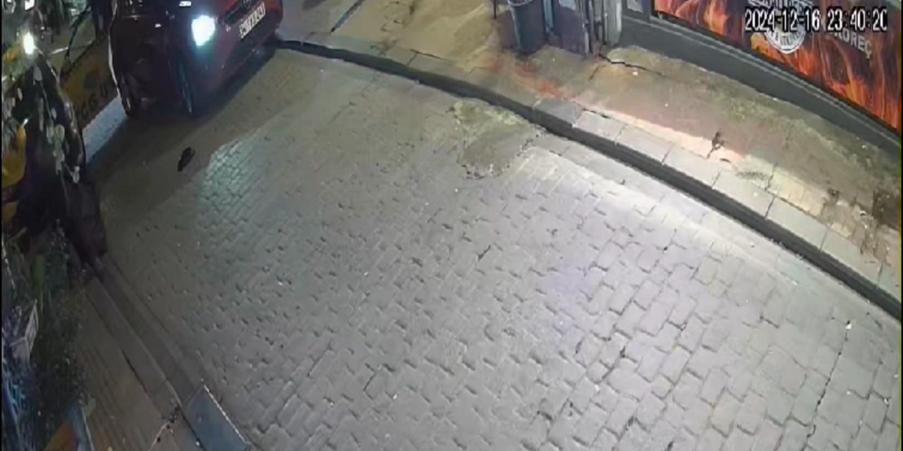 İstanbul-Beyoğlu'nda çarptığı taksinin şoförünü vurmak için sokak sokak aradı; havaya ateş açan şüpheli tutuklandı