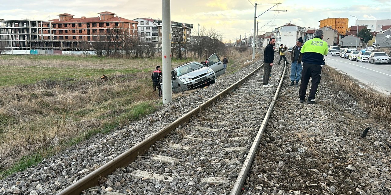 Polisten kaçan alkollü sürücü otomobille takla attı