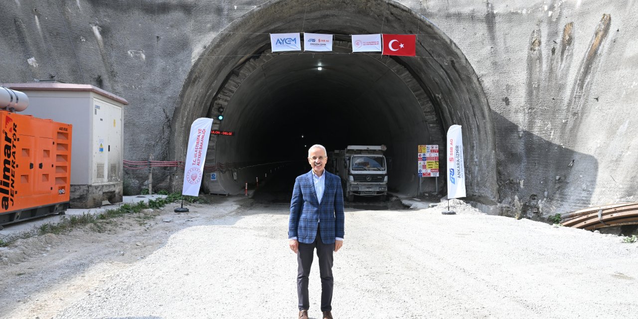 Bakan Uraloğlu: Ankara-izmir Yüksek Hızlı Tren Hattı, 2027'de Hizmete Girecek
