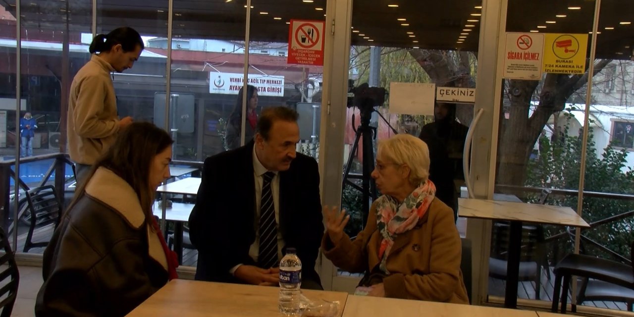 İstanbul - Eski Devlet Bakanı Mehmet Sevigen Edip Akbayram'ı hastanede ziyaret etti / Ek bilgi