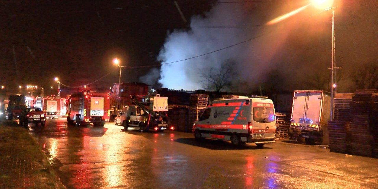 Tuzla’da Palet Fabrikasında Yangın