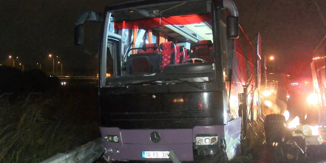 Arnavutköy'de şoförü direksiyon başında kalp krizi geçiren otobüs kaza yaptı; şoför hayatını kaybetti