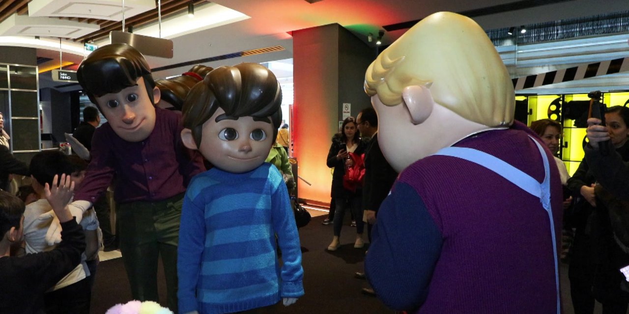 İstanbul- Milli Eğitim Bakanı Tekin, çocuklarla 'Rafadan Tayfa' filmini izledi