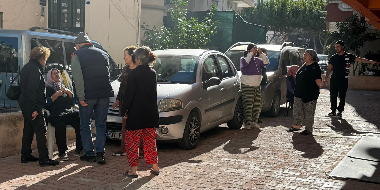 Saç spreyi kutuları patladı, binada oturanlar korkuyla sokağa çıktı