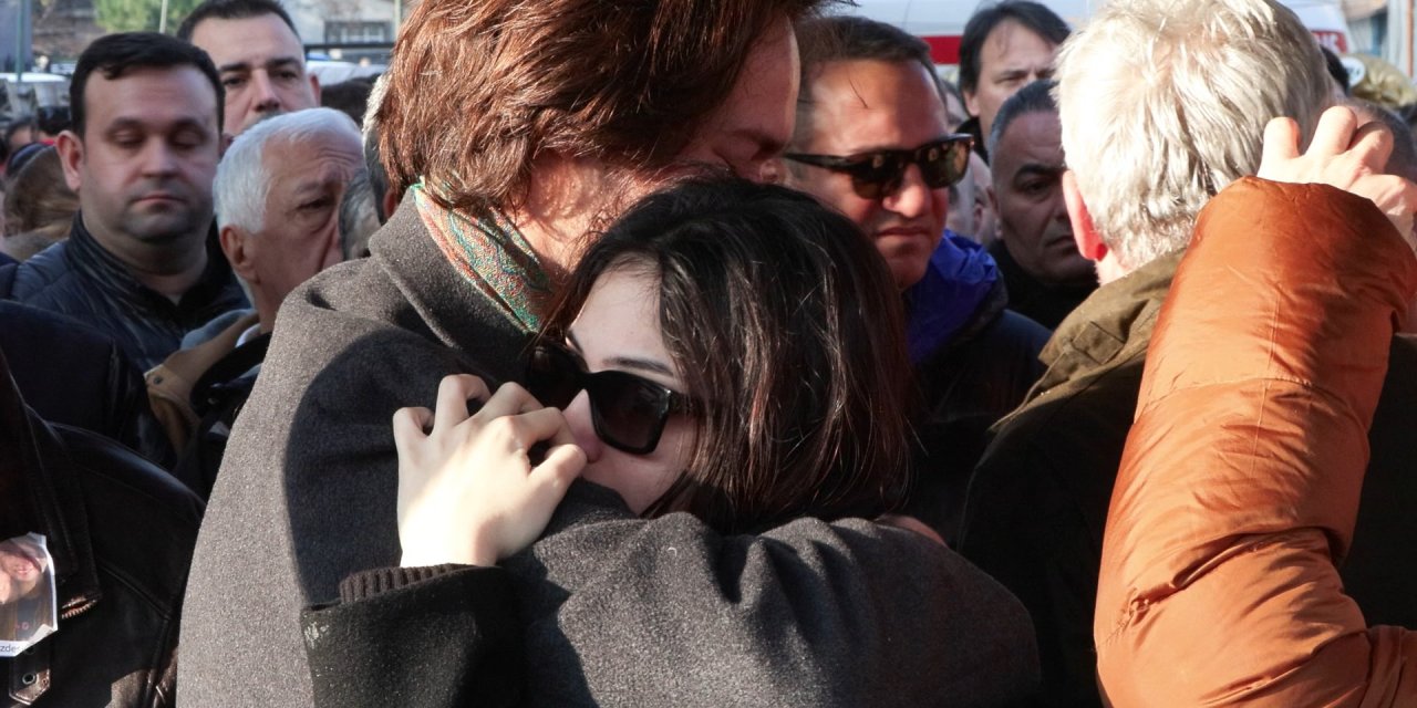 Kartalkaya'da Otel Yangınında Hayatını Kaybeden Müge Turan Ve Kızı Son Yolculuğuna Uğurlandı