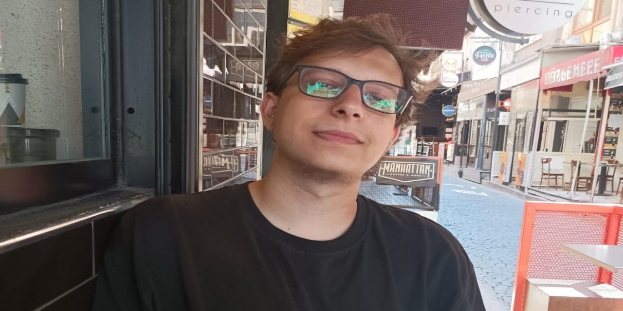 Yurtta, banyoda ölü bulunan Eren'in cenazesi İstanbul'a gönderildi