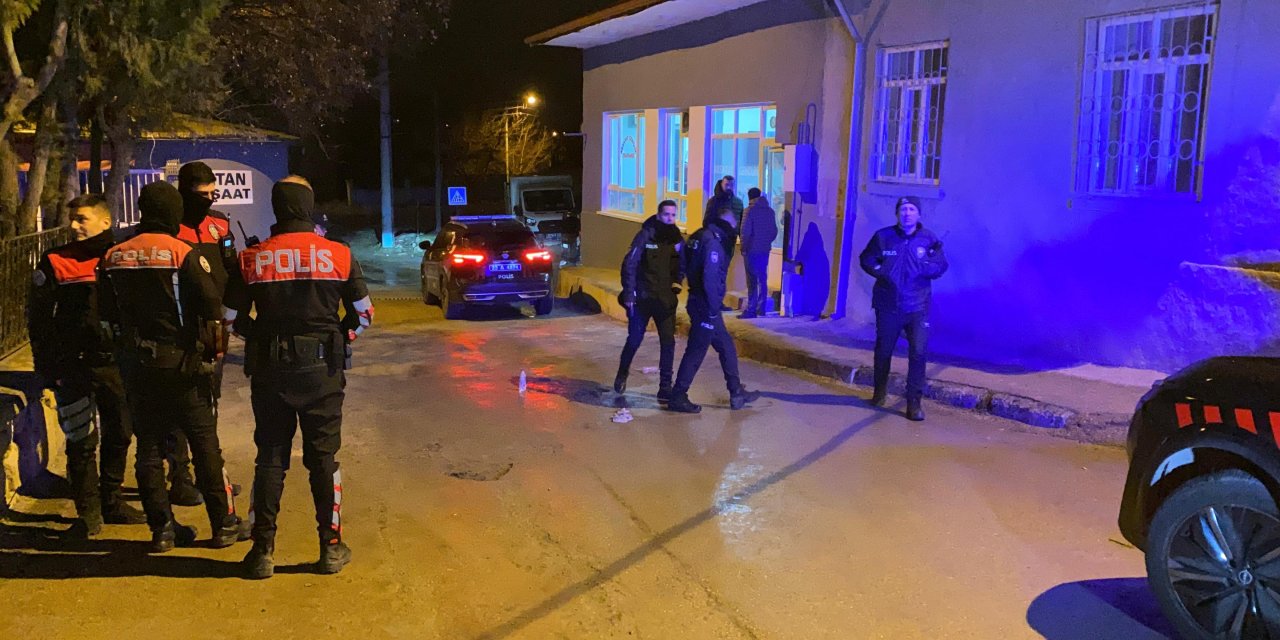 Elazığ'da bıçaklı ve silahlı kavga: 2 yaralı