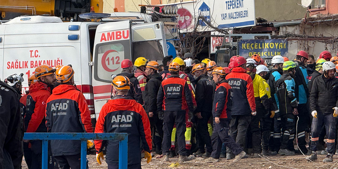 Konya'da çöken 4 katlı binanın enkazında 2 kişinin cansız bedenine ulaşıldı