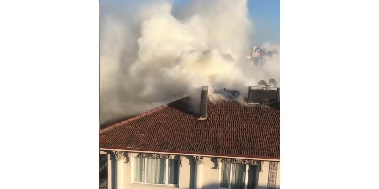 4 katlı apartmanın çatısında yangın