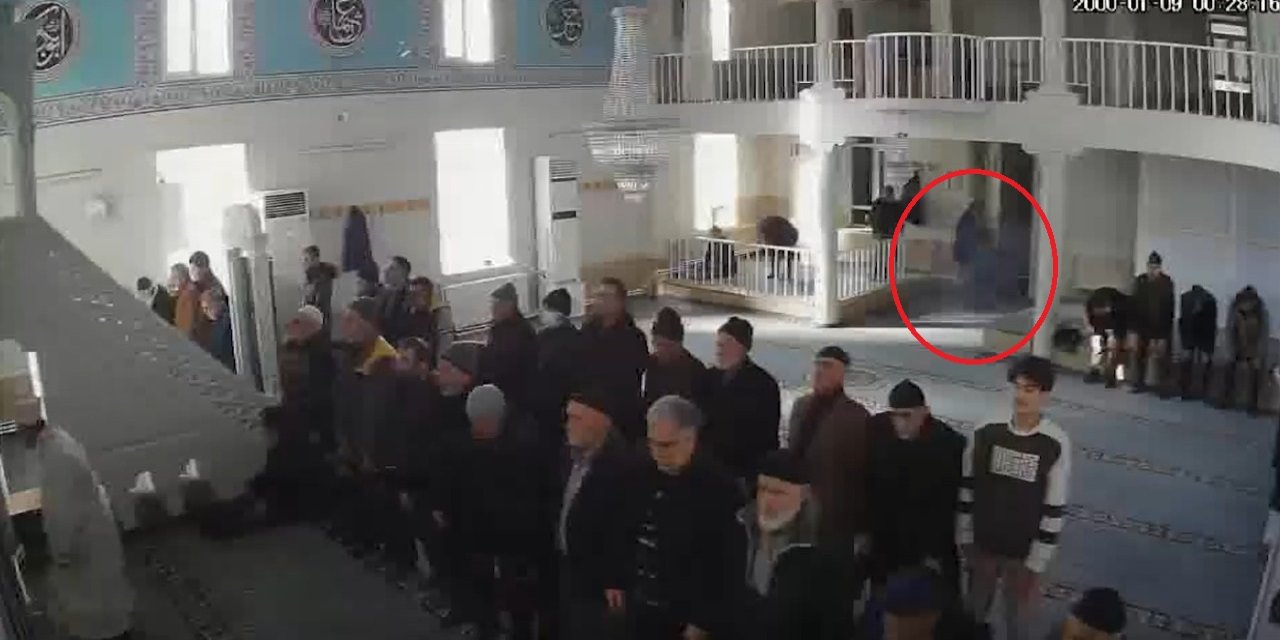 Cemaat namaz kılarken, camiye torpil attı