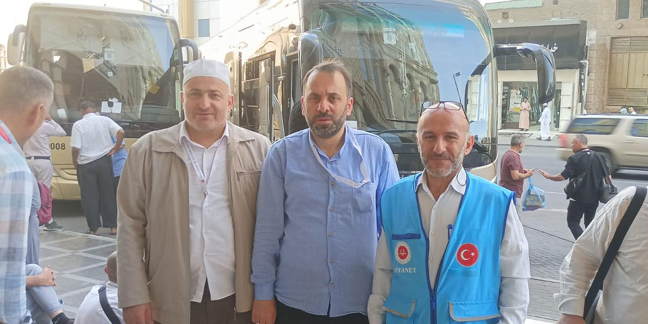 Rizeli Umreciler Medine’deki Ziyaretlerini Tamamlıyor